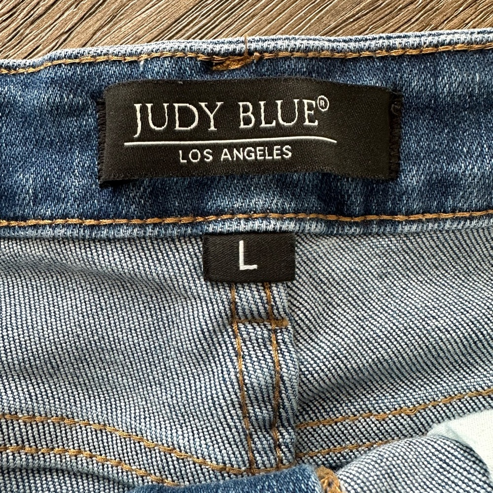 Judy Blue Distressed women’s Jean Shorts Sz large $10 - Picture 3 of 4